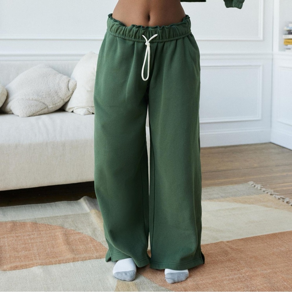 SOLD ON CURTSY